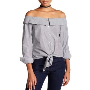 Romeo & Juliet Couture off-the-shoulder top